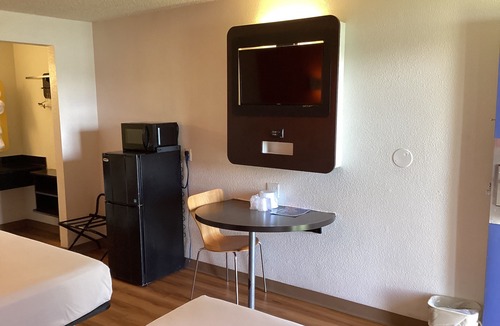 East Peralta Hotel | Motel 6 Oakland, CA - Embarcadero