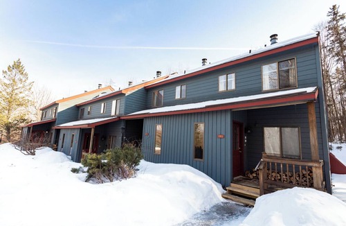 West Dover Hotel | Mount Snow Lodging by Vail Resorts