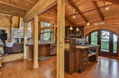 Talking Rock Cabin | Mountain Top Lodge | Ellijay, GA