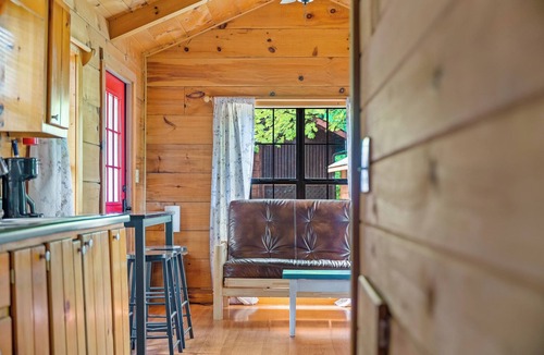 Smoky Mountains Cabin | Mountain View Cabin w/Hot Tub King Bed Near Gatlinburg