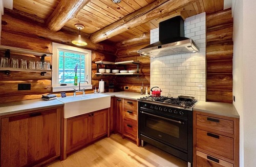 Lutsen Cabin | Mountainside Log Cabin on Caribou Lake