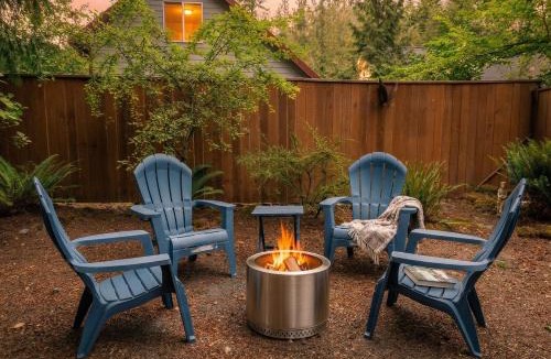 Mount Hood Village Ski Chalet | Mt Hood ChaletHot TubFirepitGame RoomDogs OK