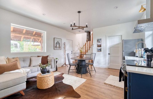 Welches House | Mt Hood Log Cabin! Fresh Remodel with Airstream 2