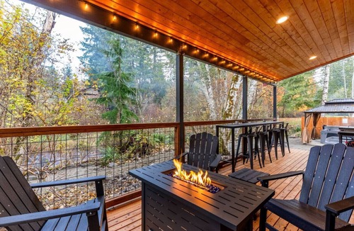 Paradise Estates Cabin | Mt Rainier-Creek-Sauna-Cold Plunge-Hot Tub-Gym-EV