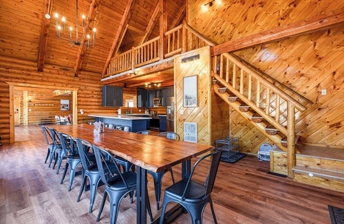 Mammoth Creek Cabin | Mtn Views & Fall Colors: Panguitch 1-Acre Estate!