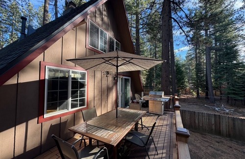 South Lake Tahoe Cabin | Multi-level A-Frame Cabin w/PRIVATE HOT TUB, SAUNA -Sleeps 8, 2 cars only