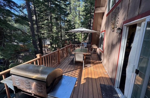 South Lake Tahoe Cabin | Multi-level A-Frame Cabin w/PRIVATE HOT TUB, SAUNA -Sleeps 8, 2 cars only