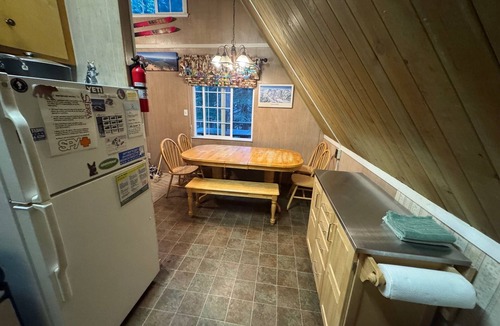 South Lake Tahoe Cabin | Multi-level A-Frame Cabin w/PRIVATE HOT TUB, SAUNA -Sleeps 8, 2 cars only