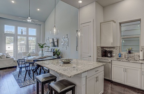 Tobin Hill House | Multi-Unit 9 Bed Homes Mins To Pearl/Riverwalk/DT