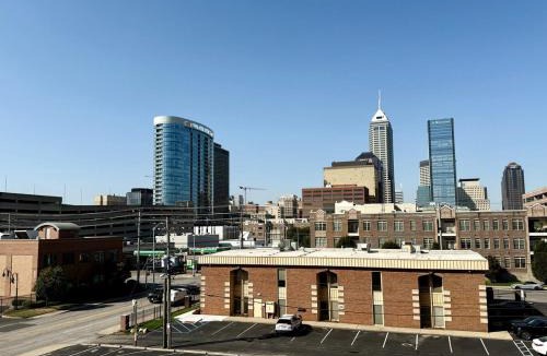 Cole-Noble District Apartment | Multi Unit Downtown Penthouse Suite for 6