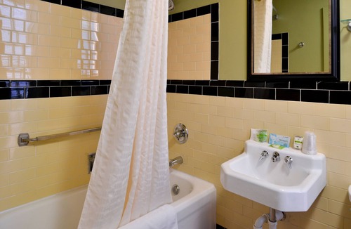 Tyrone Hotel | Murray Hotel