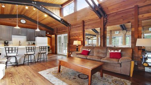 Sunriver House | Muskrat 02