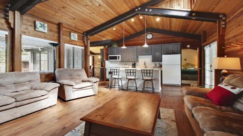 Sunriver House | Muskrat 02