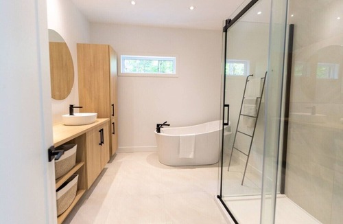 Pine Hill Ski Chalet | Must | SPA Privé | Salle de jeux | Foyer