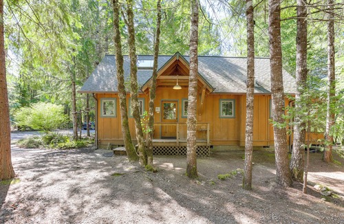 McKenzie Bridge Cabin | Nature-Packed McKenzie River Retreat w/Trails!
