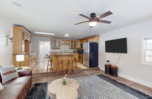 Manitowish Waters Cabin | Nature retreat & cabin on snowmobile trails with firepit - dogs ok