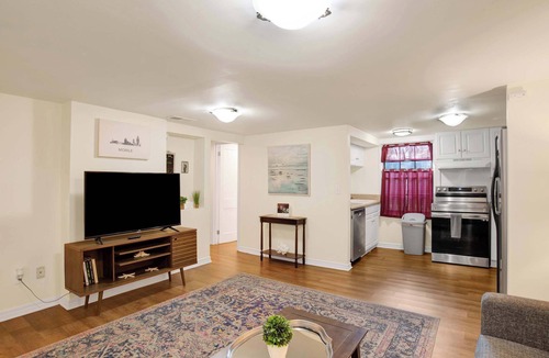 Mobile House | Near Downtown and Cornerstone - Southern Sunshine