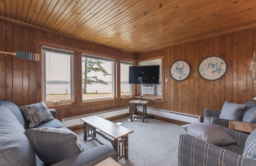 Three Lakes Cabin | Neat and Clean Cottage on Virgin Lake. Pier Included!