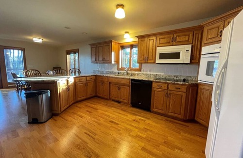 Hayward Cabin | Nelson Lake, Level Frontage, Spacious Yard!