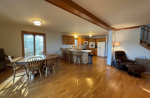 Hayward Cabin | Nelson Lake, Level Frontage, Spacious Yard!