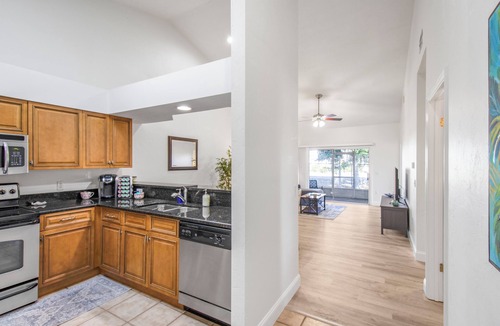 Gainesville Apartment | Nestled Oaks - Bright 2BR, 2BA Condo