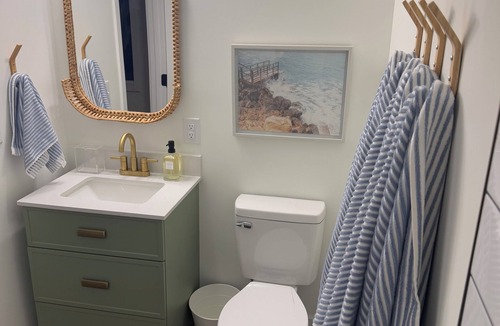 Bryant Pattengill West House | New 2024-Renovated Modern Farmhouse - Top Floor Unit