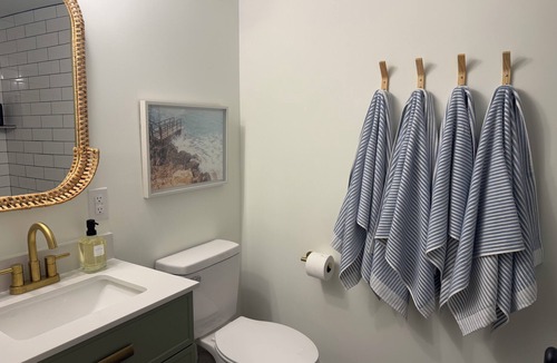 Bryant Pattengill West House | New 2024-Renovated Modern Farmhouse - Top Floor Unit