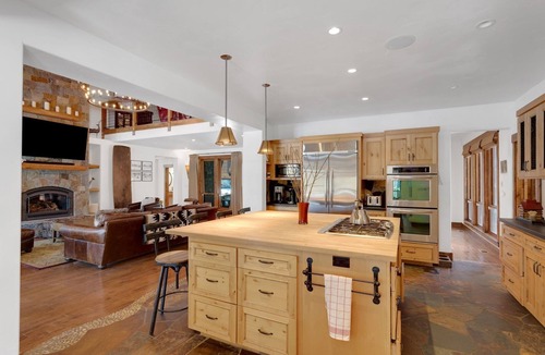 Truckee Cabin | NEW! 4BR Cabin w/Hot Tub – Ultimate Truckee Escape