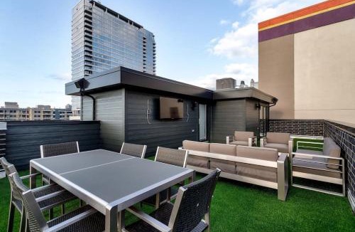River North House | New Construction Building in River North