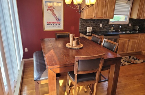 Thompsonville House | New! Crystal Dreams - Gorgeous Dog-Friendly Chalet across from Crystal Mountain with DELUXE 4-PERSON HOT TUB! Includes free shuttle service to Crystal Mountain!