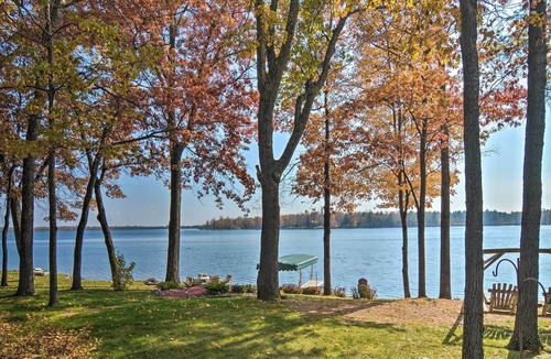Gladwin Cottage | NEW! Dream house with sandy beach + pontoon rental