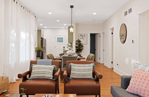 Elmhurst House | New Elmhurst Gem|Sleeps 10|Game Room|Near City Ctr