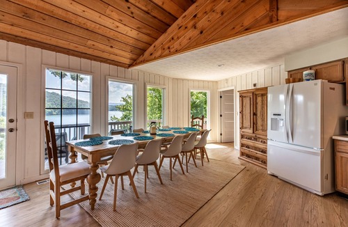 Big Creek House | NEW FIREPIT! BIG CREEK, DOUBLE SLIP DOCK W/SLIDE IN COVE POINTE! AMAZING VIEWS!