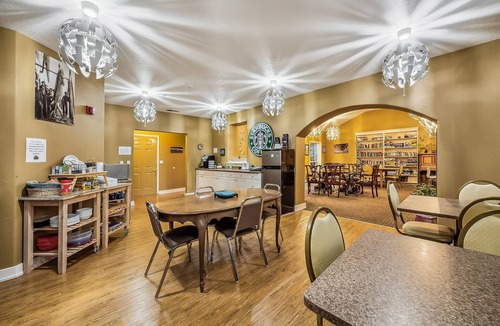 Cathlamet Apartment | NEW! Hotel Cathlamet Room 220 - Main St Queen