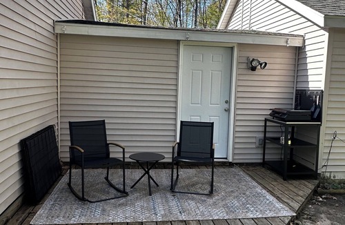 Higgins Lake Cabin | New! King suite, pet friendly - short walk to public beach and playground