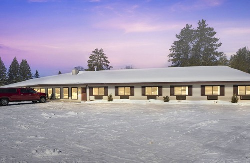 Boulder Junction Apartment | NEW LISTING! 105 Two Queen Room with Jetted Tub/Woodland View by RedAwning