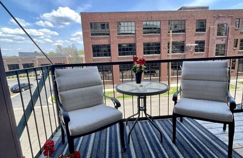 Grand Haven Condo | NEW LISTING DOWNTOWN! Level 1 has a Restaurant, Brewery, Salon & Spa, & More
