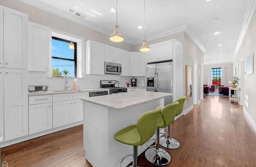 Heart of Chicago Condo | NEW! Modern, Spacious 3BR Apt Minutes to Downtown! by AllSet Turnover