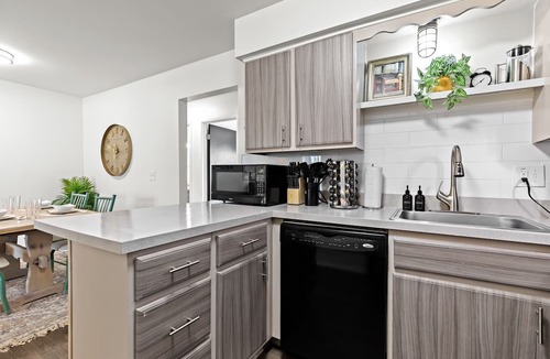 Royal Oak Apartment | New! Modern Upper Flat in Prime Royal Oak Location