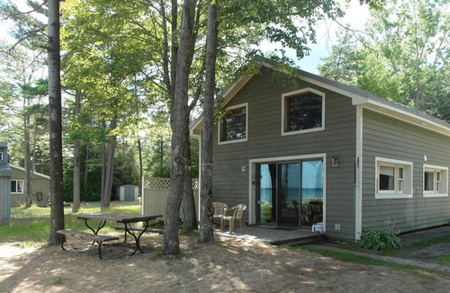 East Tawas Cabin | New Vacation rental Located on Lake Huron but it is view only/no swimming