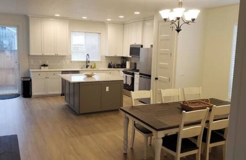 Springfield House | Newly constructed spacious home in Eugene/Springfield near UO and Autzen stadium
