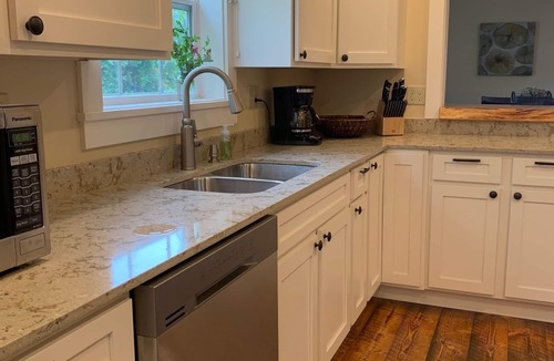 Sequim House | Newly refinished two-bedroom house with an elegant rustic look on the waterfront