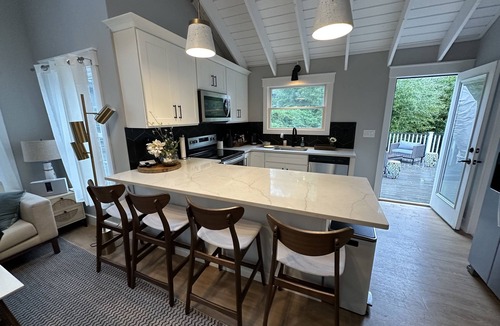 Ocean Beach Cottage | Newly Renovated Beauty! 2 bed plus Loft-Cottage Steps From Beach in Ocean Beach