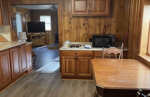 Three Lakes Cabin | Newly Renovated Cottage