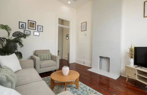 Faubourg Livaudais House | Newly Renovated Modern Home Sleeps 3 W/W+D