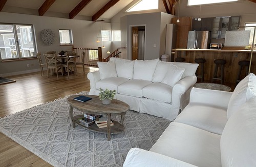 Harbor Springs House | Newly Renovated Sleeps 13 Large Private Lake Michigan Beach- new dates available