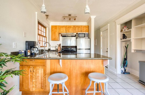 Capitol Hill Apartment | Nice Capitol Hill Studio, near Light Rail, Park & Museum, by Blueground