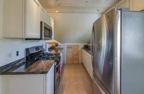 North Hero Apartment | North End Nook