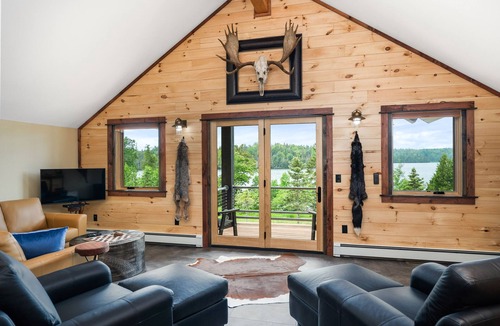 Finland Cabin | North Shore Dream: Lake Front Cabin minutes away from Lake Superior.