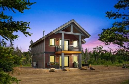 Finland Cabin | North Shore Dream: Lake Front Cabin minutes away from Lake Superior.